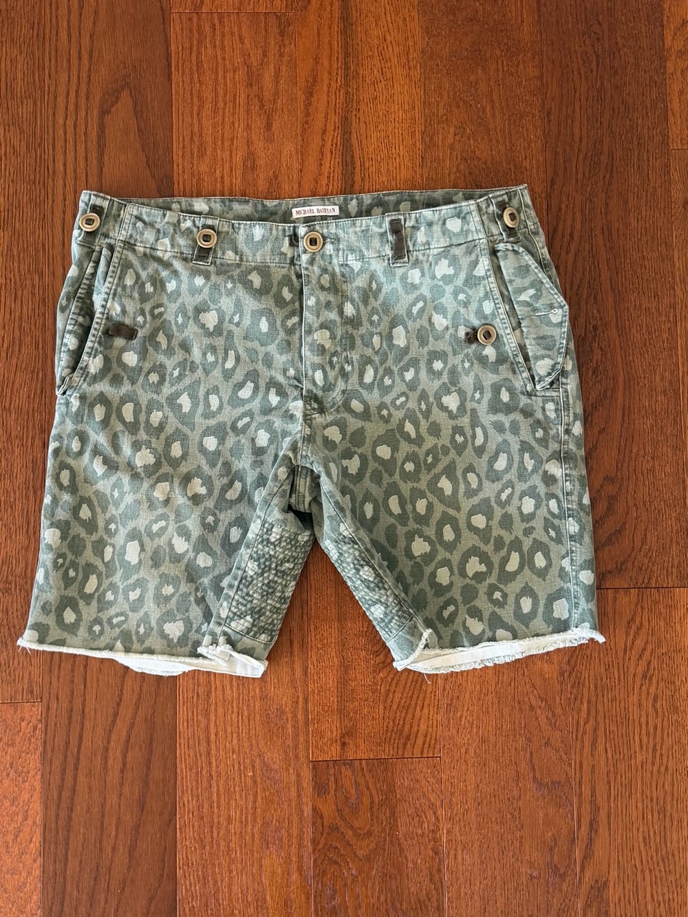 Michael Bastian Leopard Camouflage Print Shorts 36” waist size 52/ L - Picture 2 of 9